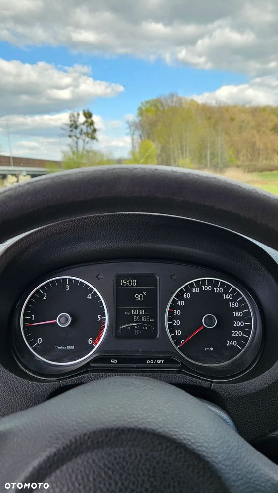 Volkswagen Polo 1.6 TDI DPF BlueMot Highline - 5