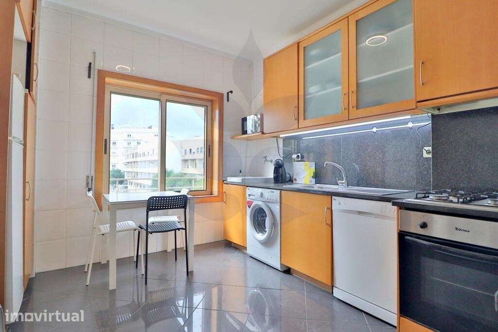 Vende-se Apartamento T3 Mobilado e Equipado - S. Vitor - Grande imagem: 4/32