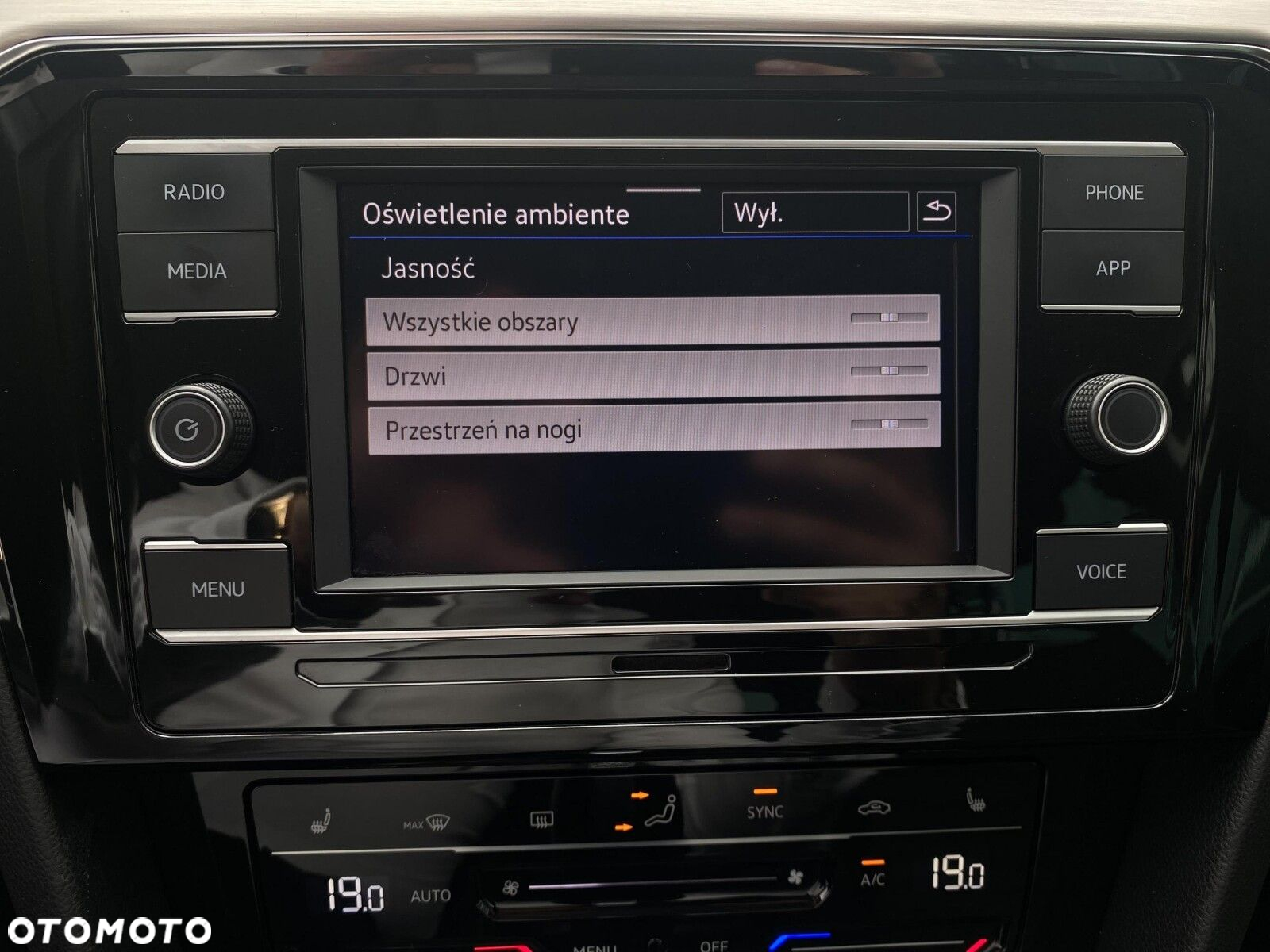 Volkswagen Passat 2.0 TSI Elegance DSG - 28