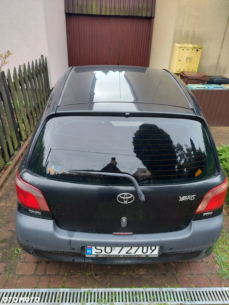 Toyota Yaris - 10