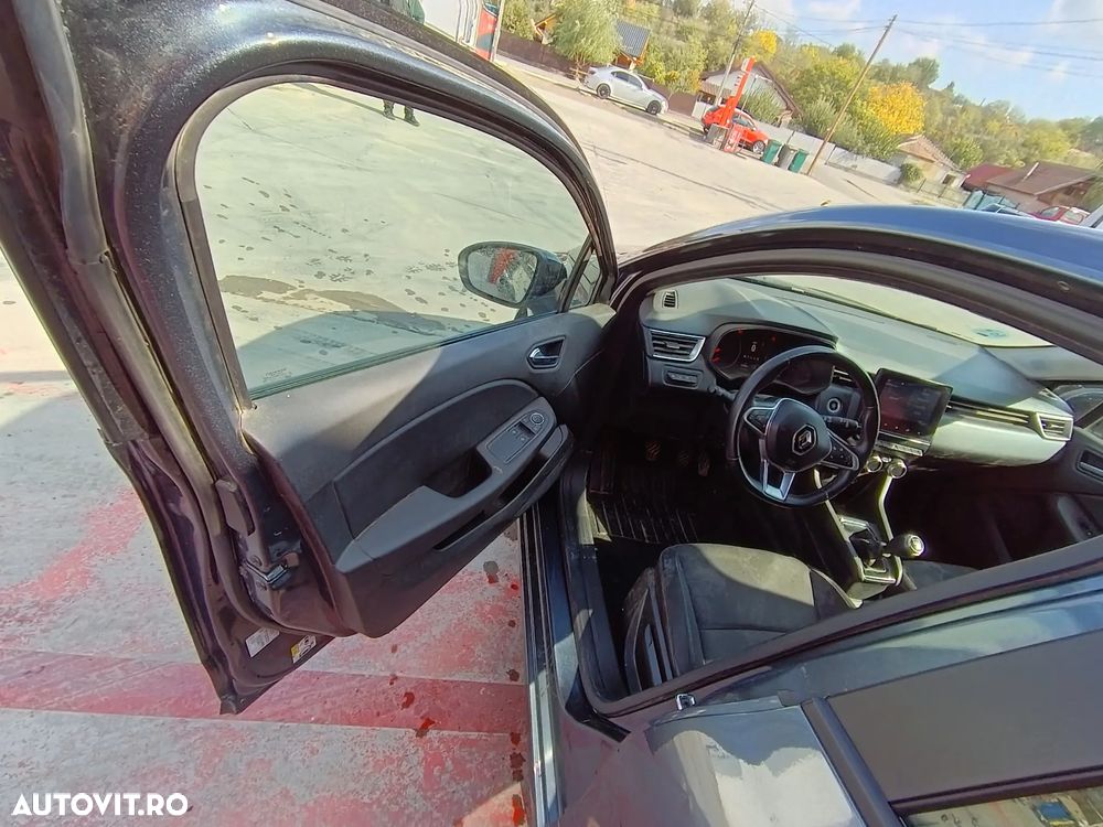 Dezmembram Renault Clio 5 HAtback 2023 1.0tce H4D 740 - 9