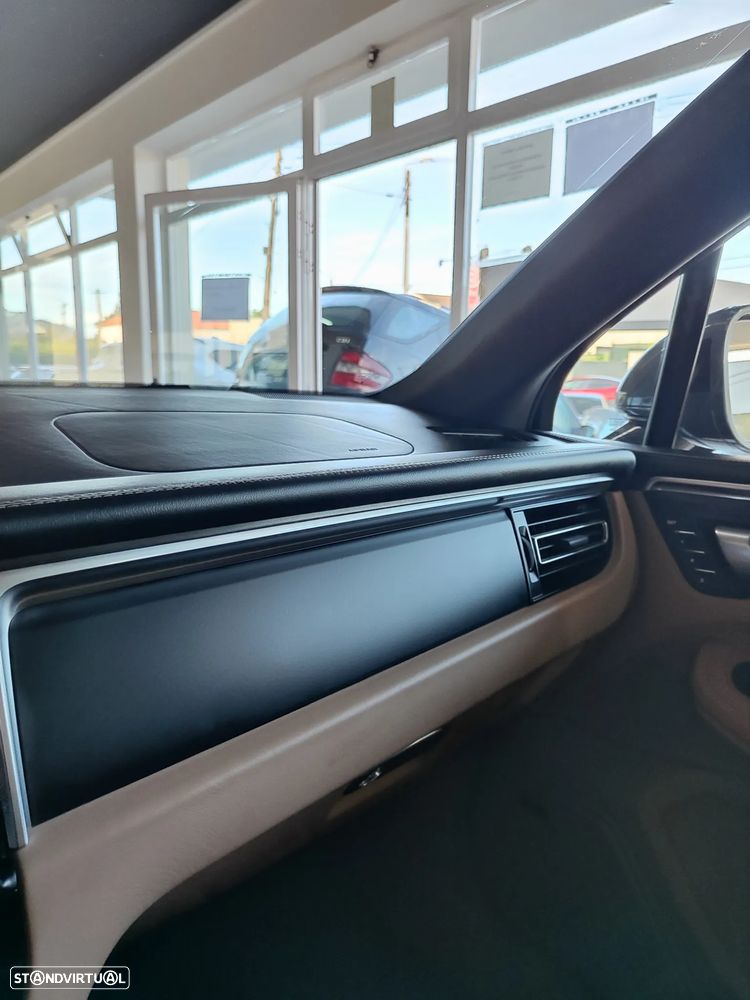 Porsche Macan T - 41