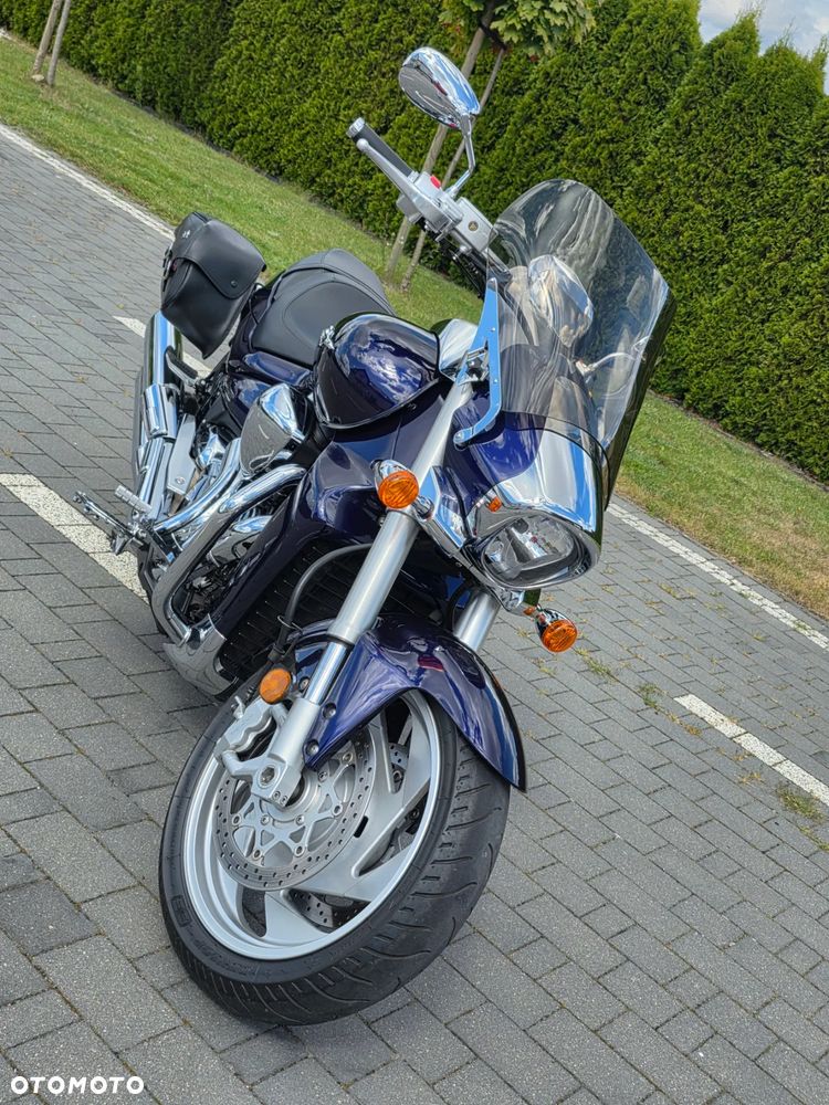 Suzuki Intruder - 10