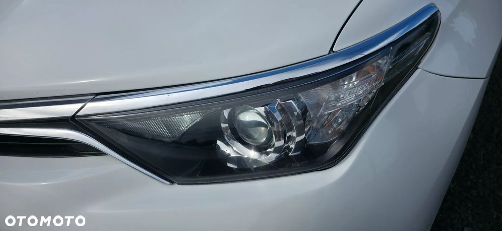 Toyota Auris 1.4 D-4D Premium - 23