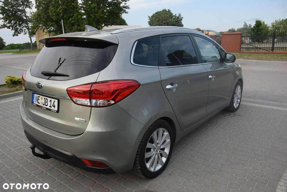 Kia Carens - 13