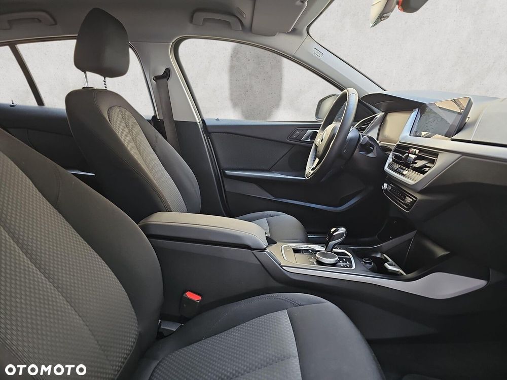 BMW Seria 1 - 25