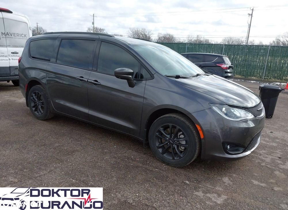 Chrysler Pacifica - 7