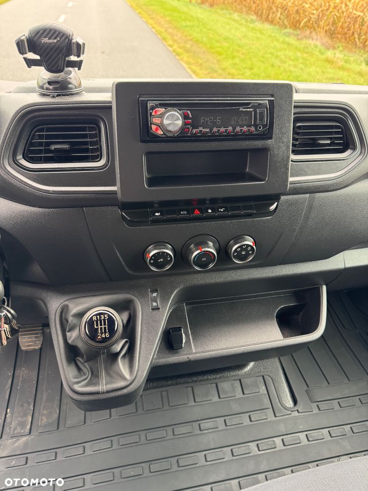 Nissan NV400 - 14