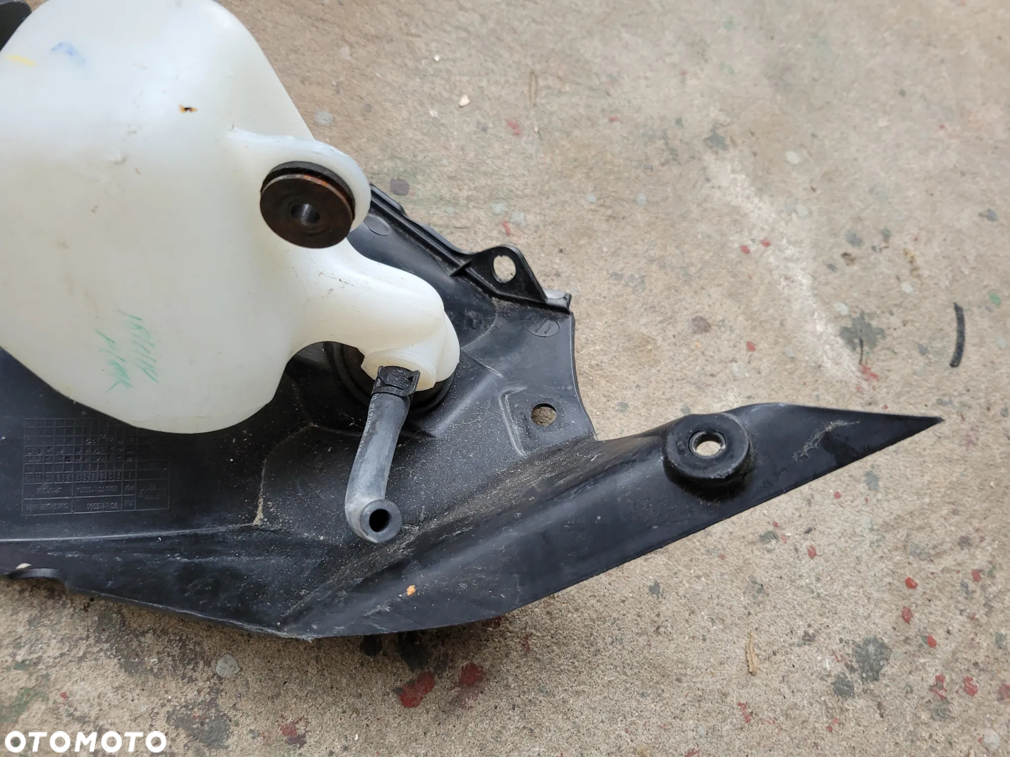 Osłona, wypełnienie, zbiorniczek płynu KTM 125 390 Duke - 14