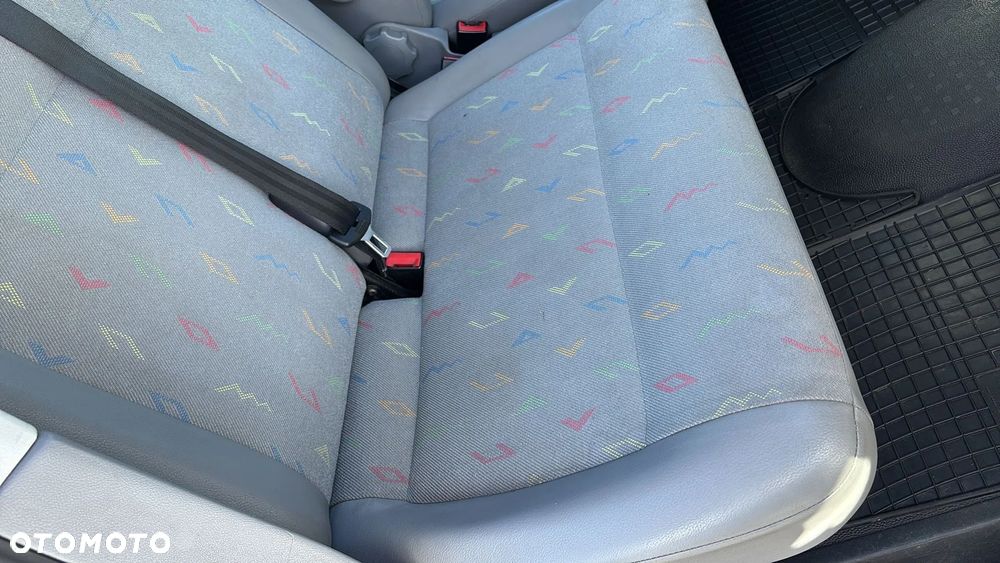 Volkswagen Transporter T5 - 18