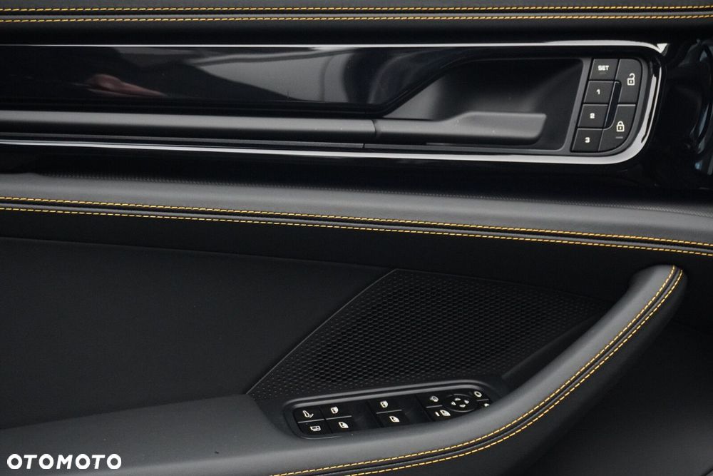 Porsche Panamera - 19