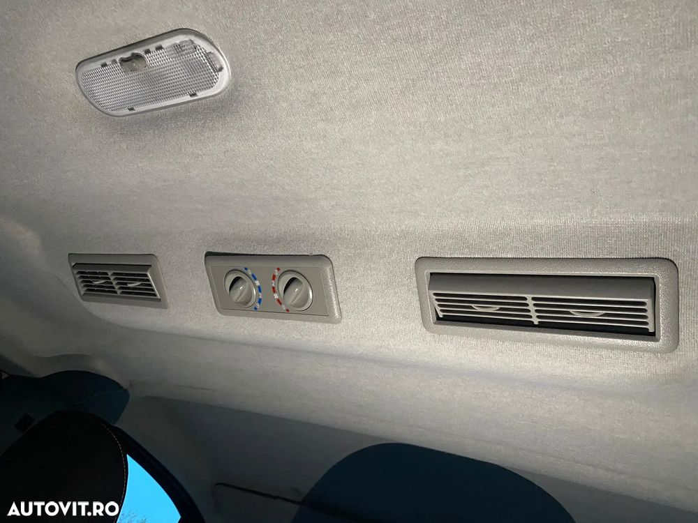 Renault Trafic - 12