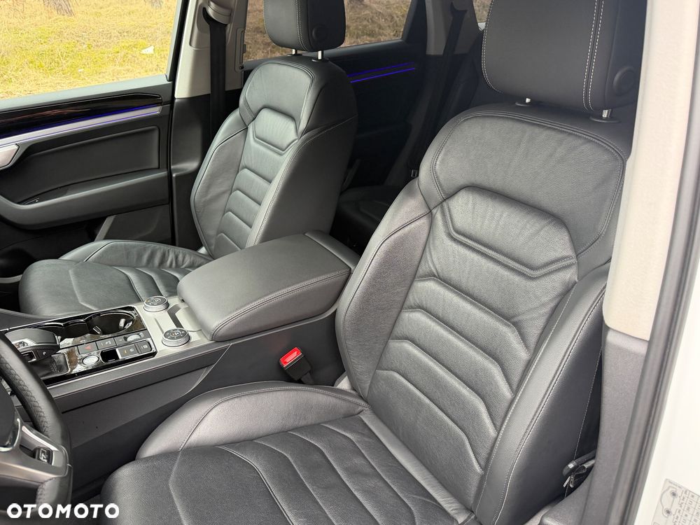 Volkswagen Touareg 3.0 V6 TDI SCR 4Mot R-Line - 14