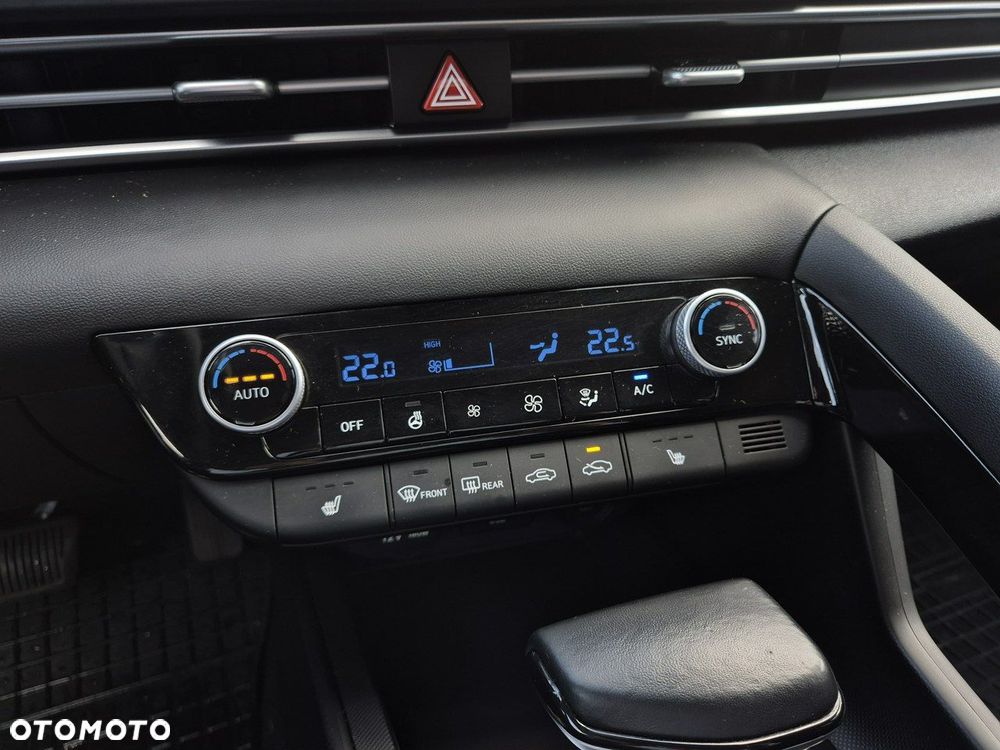 Hyundai Elantra - 23