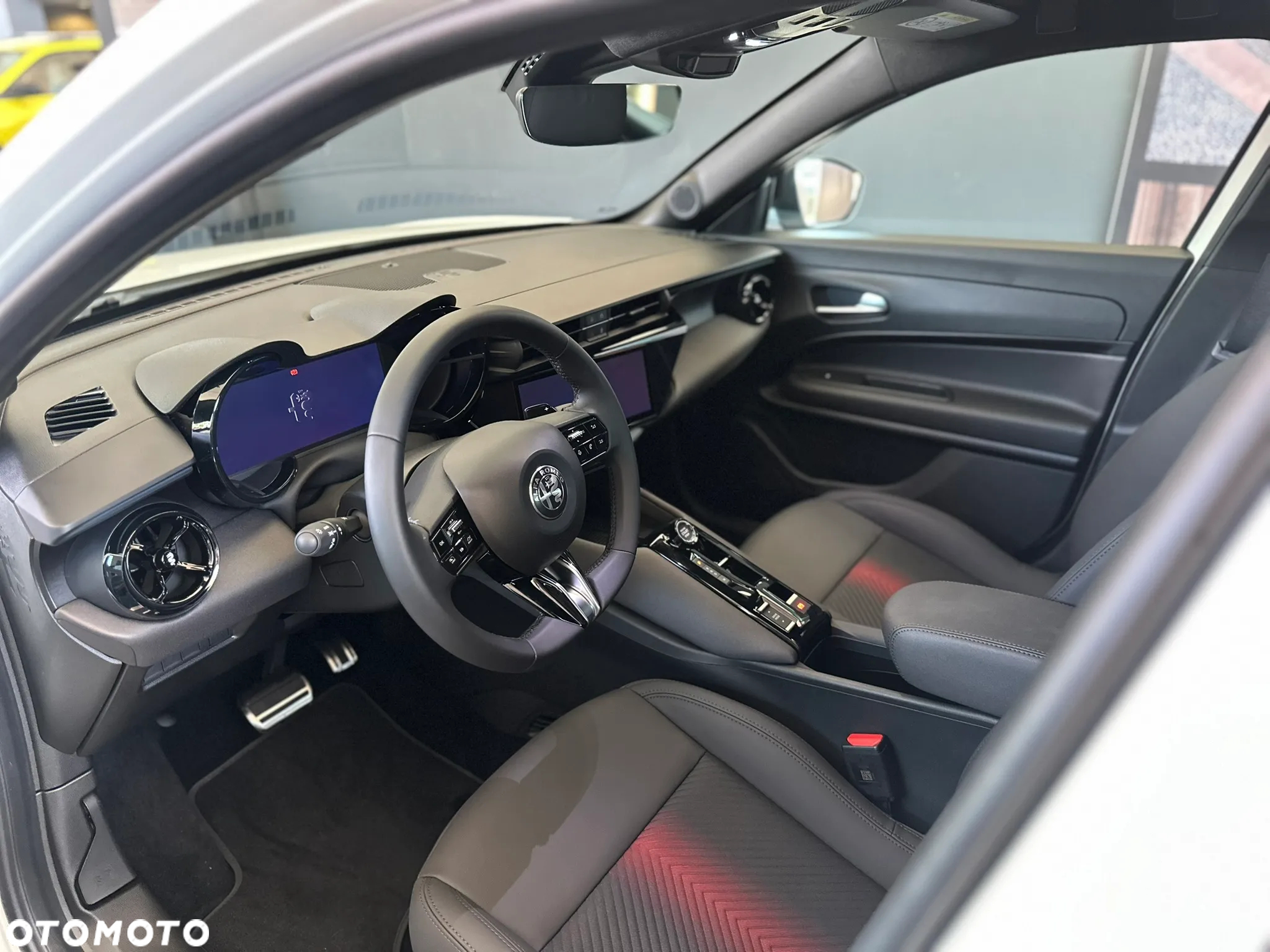 Alfa Romeo Junior 1.2 mHEV Ibrida Q4 eDCT - 6