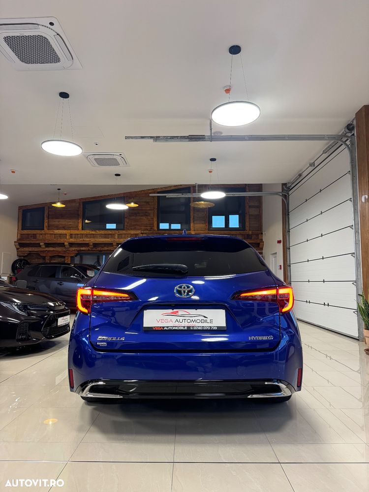 Toyota Corolla 1.8 Hybrid Team Deutschland - 38