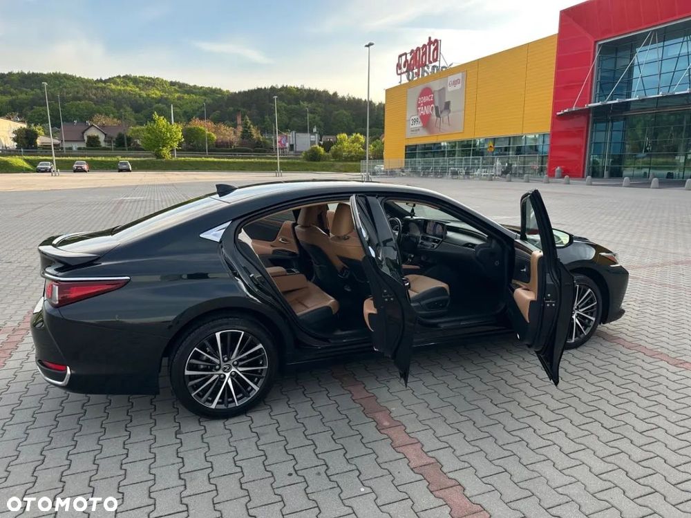 Lexus ES - 3