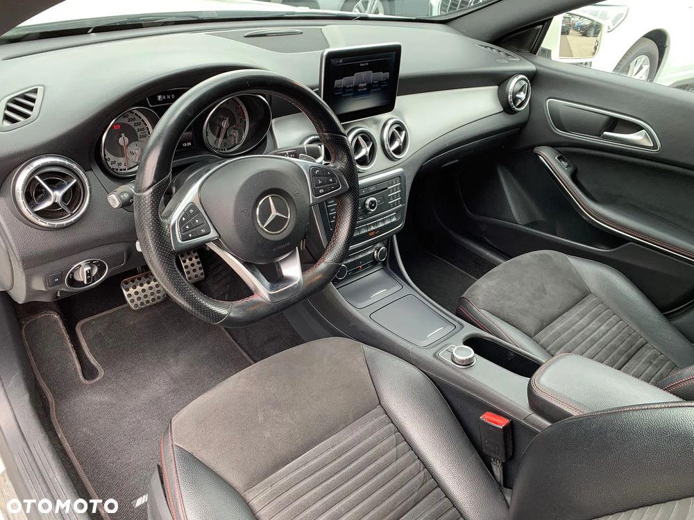 Mercedes-Benz CLA 180 7G-DCT AMG Line - 9