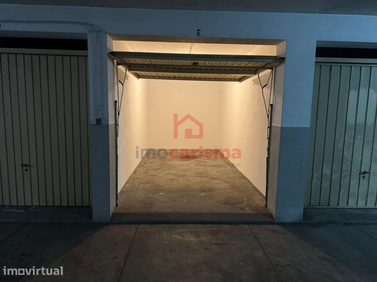 Garagem fechada com 13m2 para venda em Santo Tirso - Grande imagem: 3/5