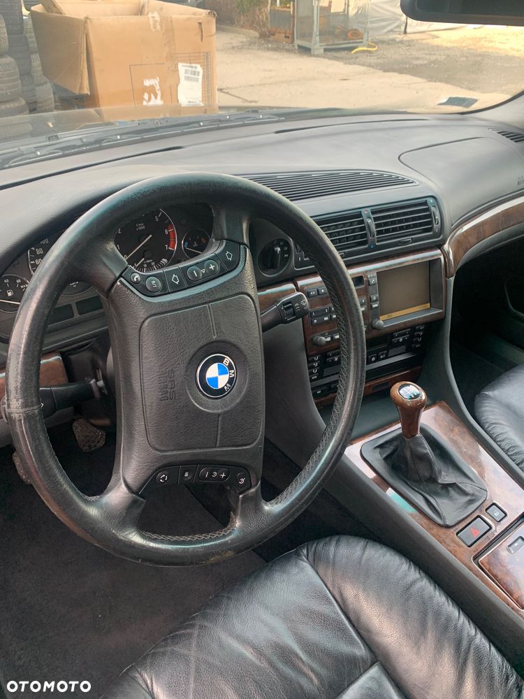 BMW Seria 7 735i - 20