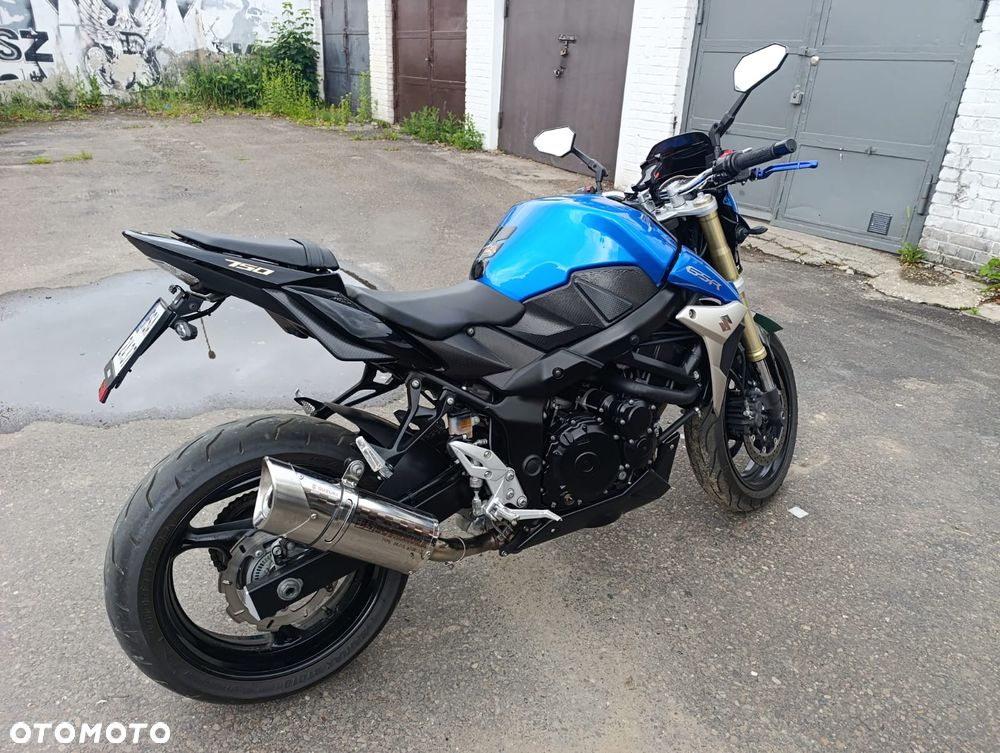 Suzuki GSR - 5