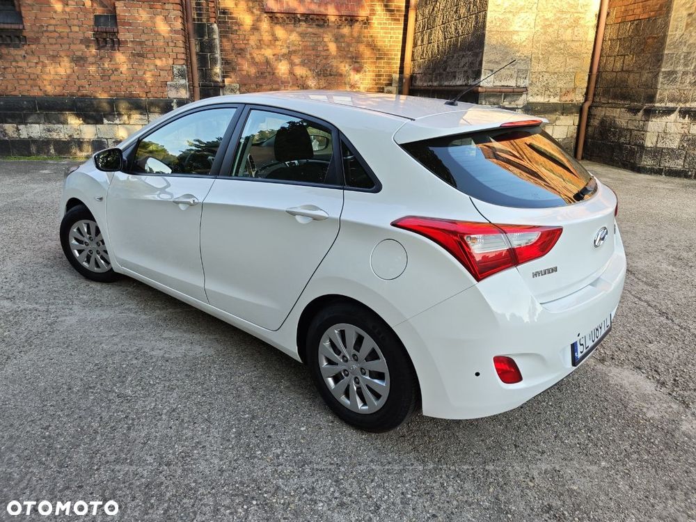 Hyundai i30 blue 1.4 Style - 3