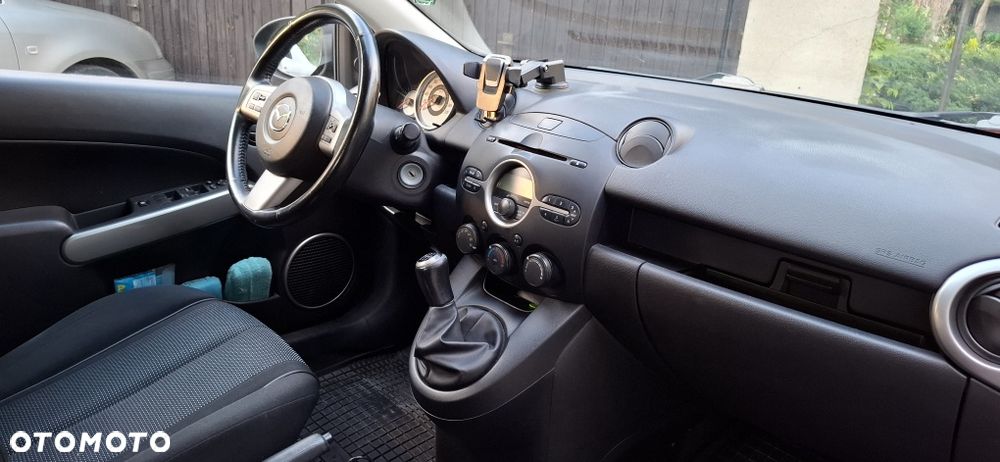 Mazda 2 - 6
