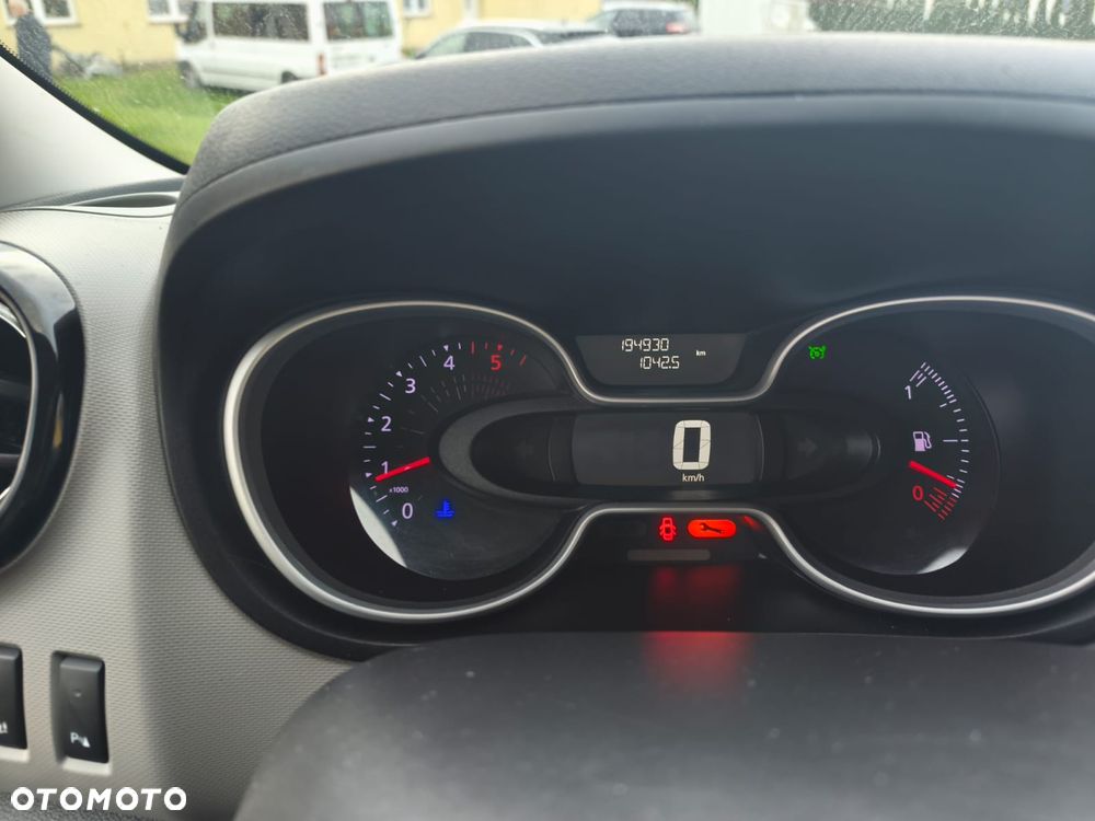 Nissan NV300 - 15