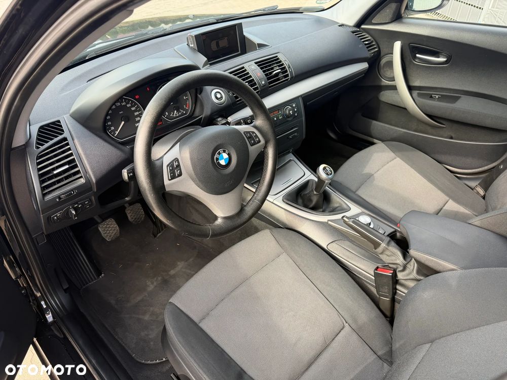 BMW Seria 1 116i - 32