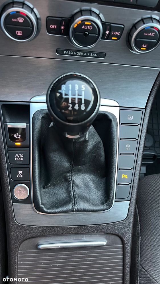 Volkswagen Passat 2.0 TDI Comfortline - 9