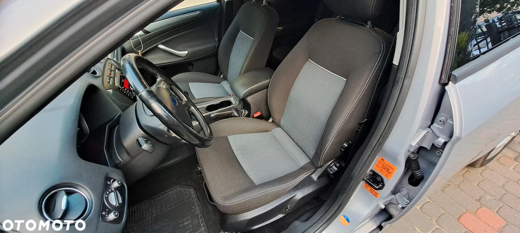 Ford Mondeo 1.6 Titanium - 16