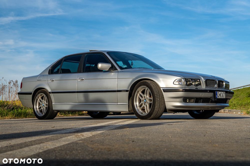 BMW Seria 7 740i - 19