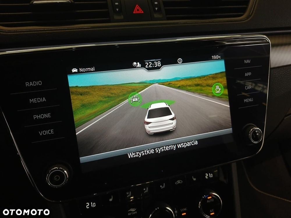 Skoda Superb 2.0 TDI SCR 4x4 Sportline DSG - 23