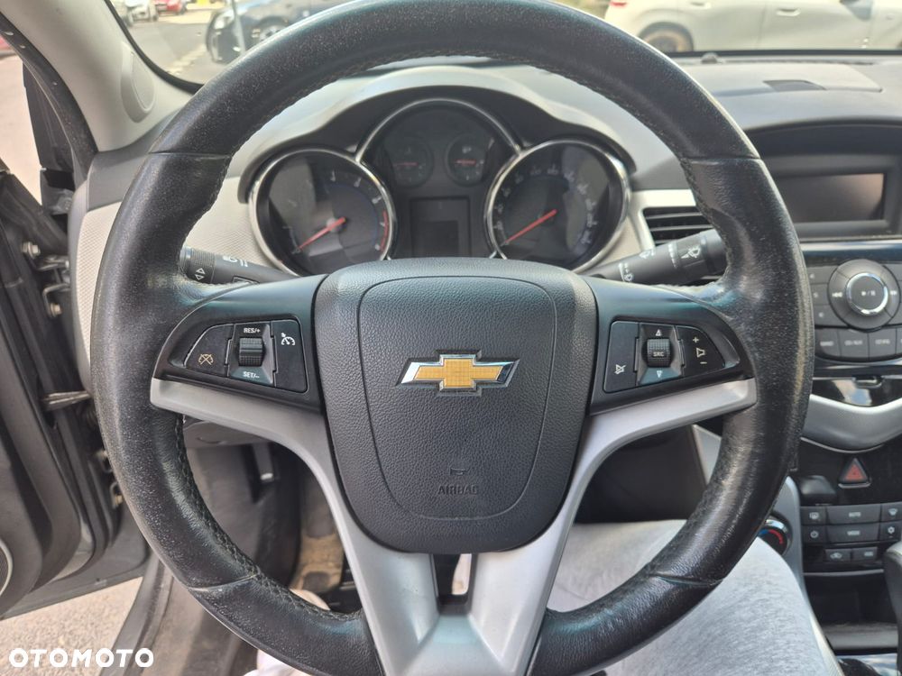 Chevrolet Cruze 1.8 LT+ - 10