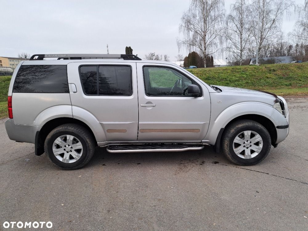 Nissan Pathfinder - 3