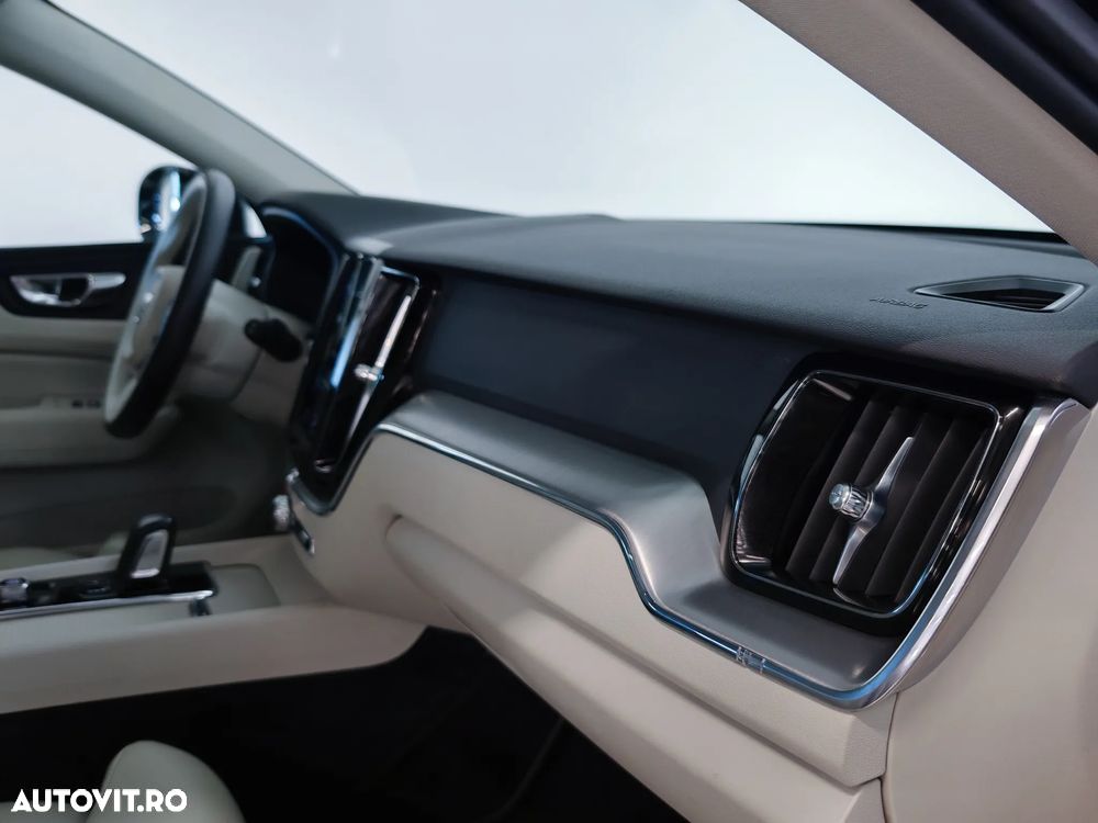 Volvo XC 60 T6 AWD Recharge Geartronic Inscription Expression - 6