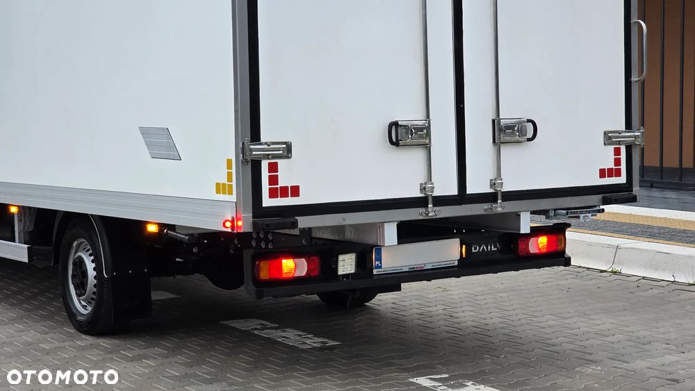 Iveco ❗️❗️DAILY 3.0 180KM 35S18 ❗️❗️ZABUDOWA JEGGER 10 PALET / KONTENER 5M / PODUSZKI PNEUMATYCZNE / SKRZYNIA MANUALNA / NAWIGACJA / TEMPOMAT ADAPTACYJNY / KABINA SYPIALNIANA / LEKKI KONTENER / WERSJA WZMOCNIONA / SALON POLSKA / FULL LED / RAMA / MAKSYMALNA OPCJA WYPOSAŻENIA❗❗ STAN - JAK NOWY ❗️ - 19