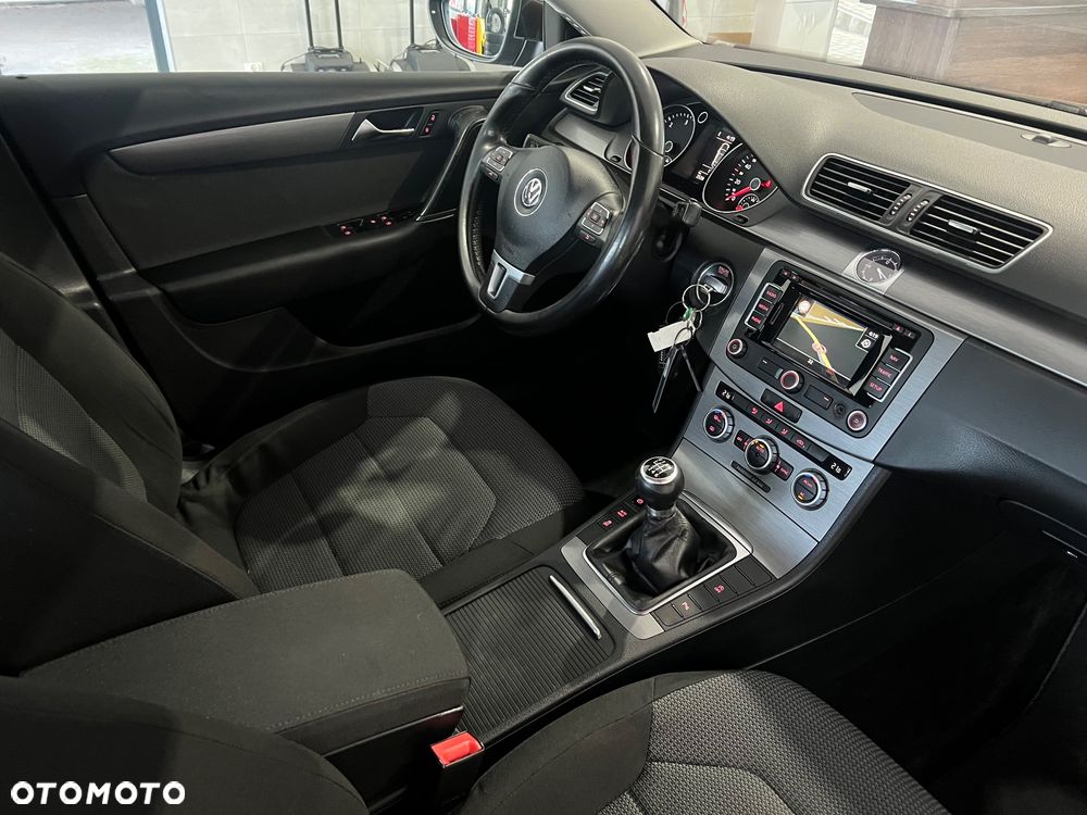 Volkswagen Passat 1.6 TDI (BlueMotion Technology) Comfortline - 28
