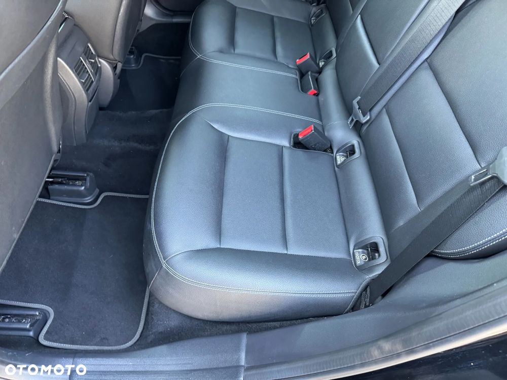 Mercedes-Benz GLA 250 4Matic 7G-DCT AMG Line - 33