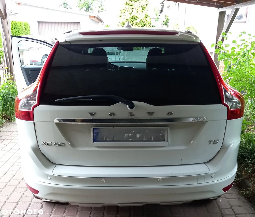 Volvo XC 60 T5 Geartronic Momentum - 14