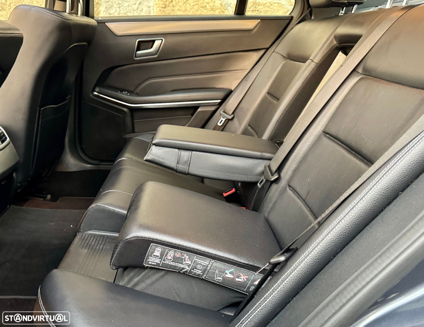 Mercedes-Benz E 300 Bluetec Hybrid Avantgarde - 7