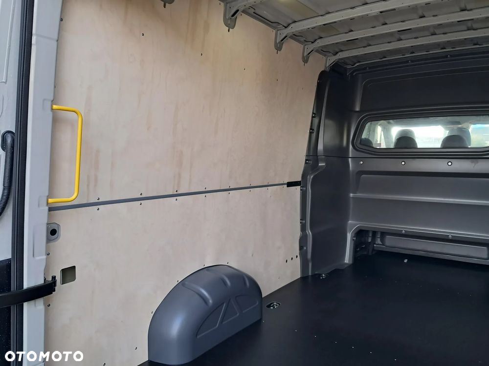 Volkswagen Crafter - 18