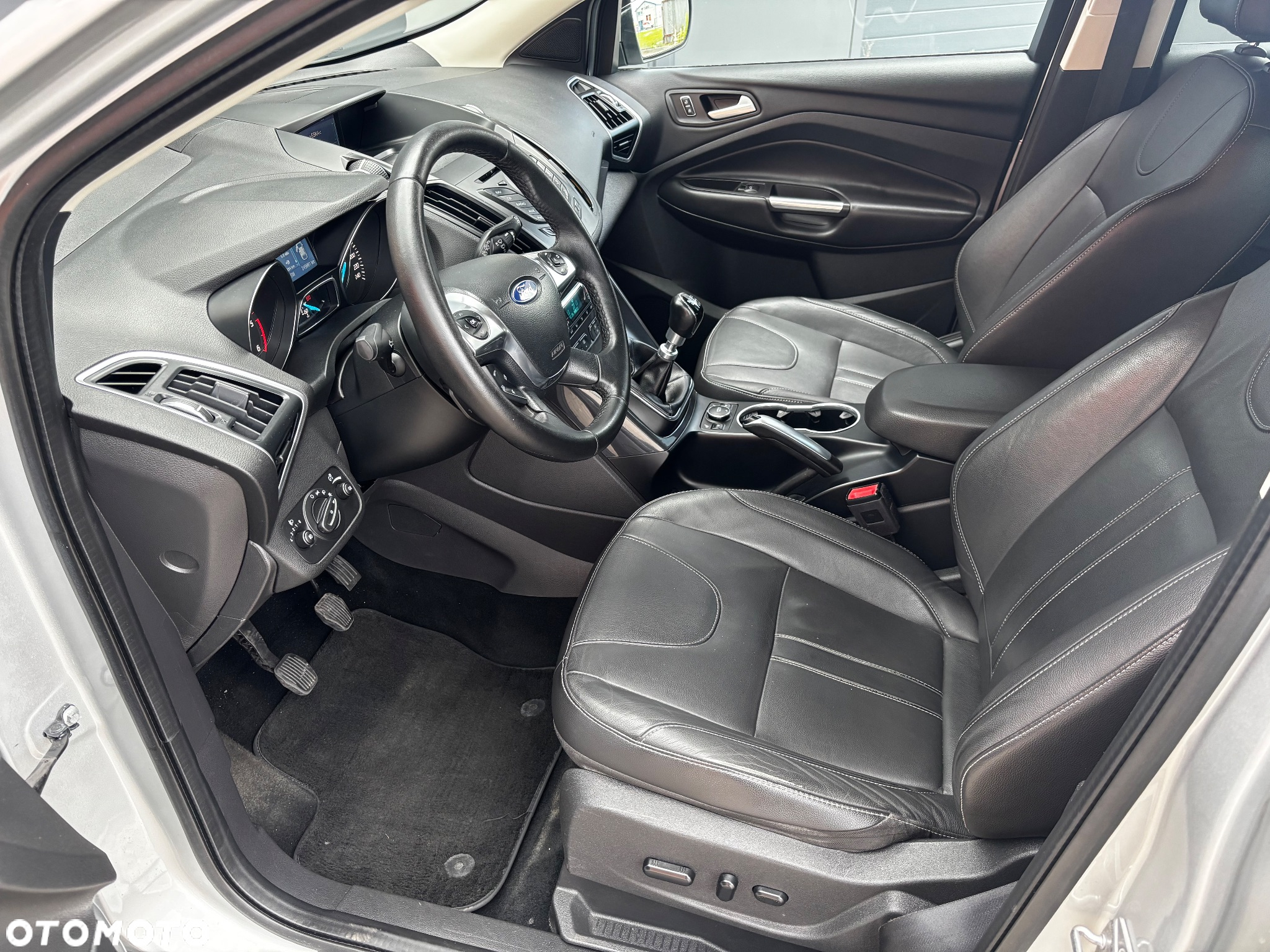 Ford Kuga 2.0 TDCi 2x4 Trend - 29