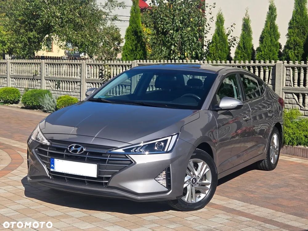 Hyundai Elantra 1.6 Style - 19