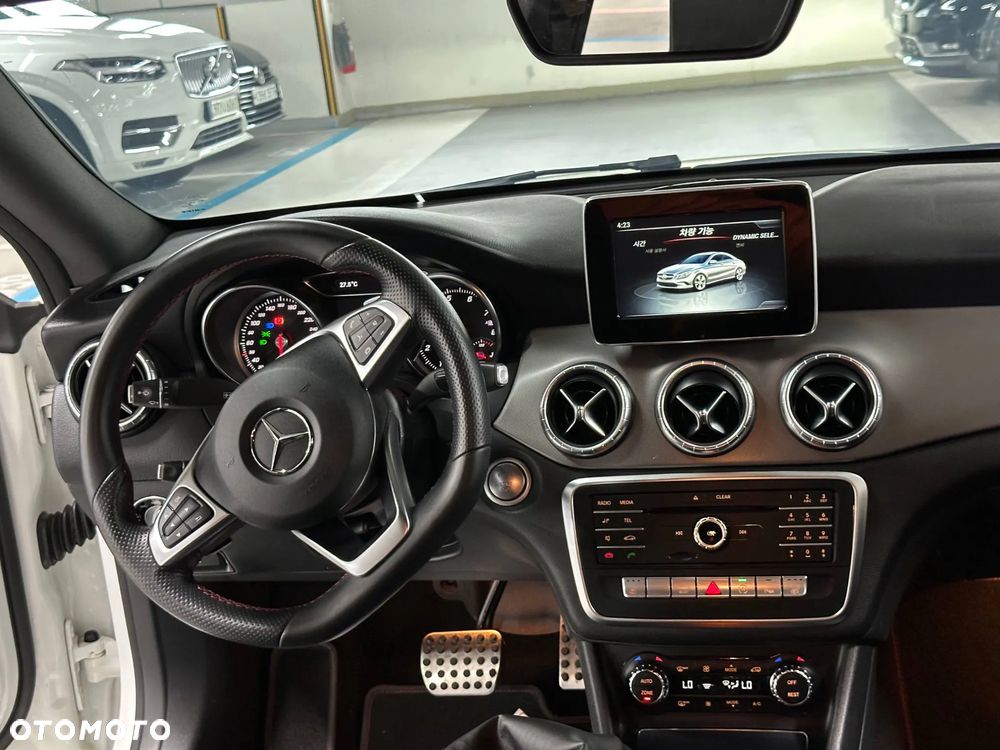 Mercedes-Benz CLA - 21
