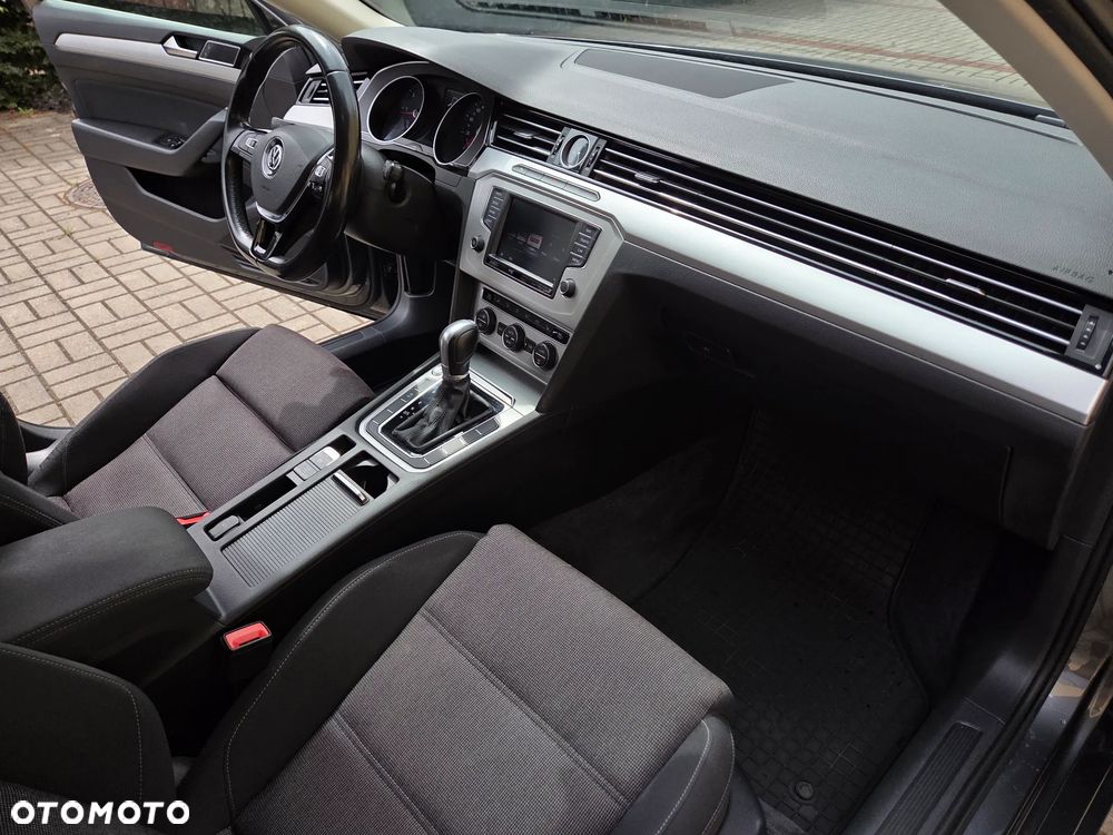Volkswagen Passat 2.0 TDI SCR DSG Comfortline - 21