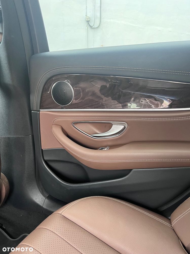 Mercedes-Benz Klasa E 220 d 4-Matic Exclusive - 10