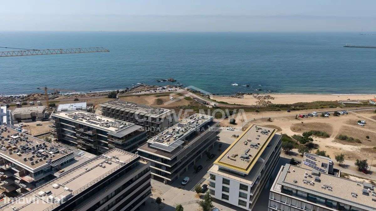 Apartamento T1 com Vista Mar, Varanda e Garagem - Grande imagem: 2/32