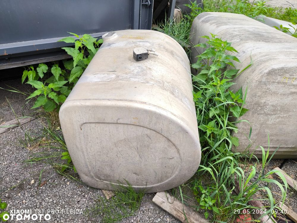 ZBIORNIK PALIWA RENAULT VOLVO DXI - 1