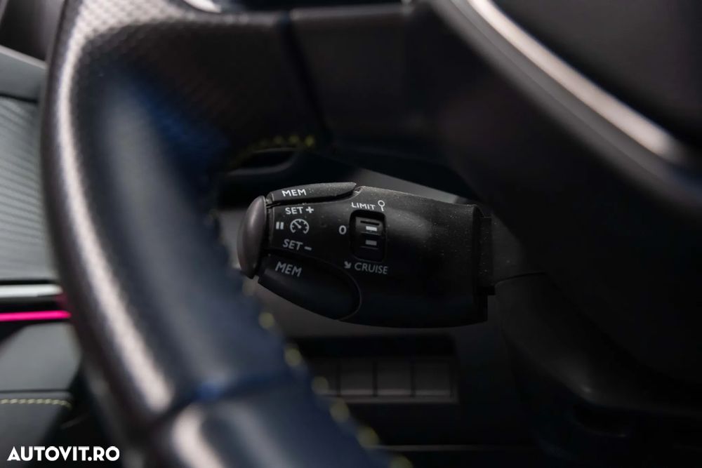 Peugeot 208 PureTech 100 EAT8 GT - 18